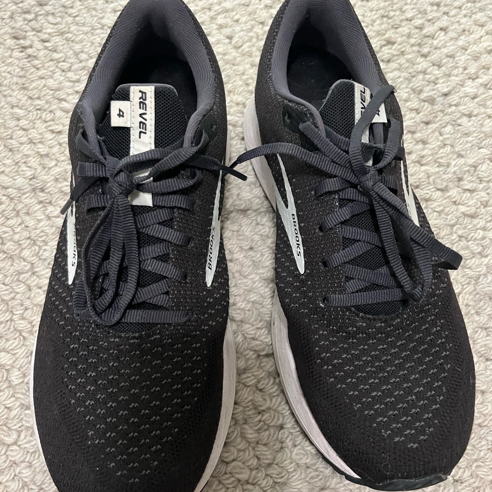 Brooks Revel almost new, womens 10.5
